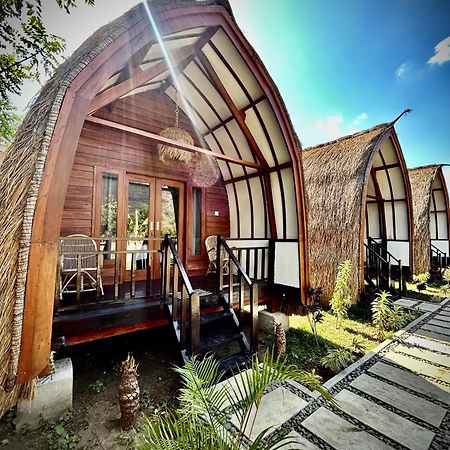 Damai Bungalows Maluk Luaran gambar