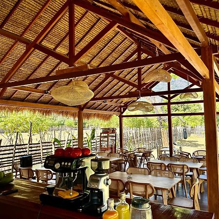 Damai Bungalows Maluk Luaran gambar