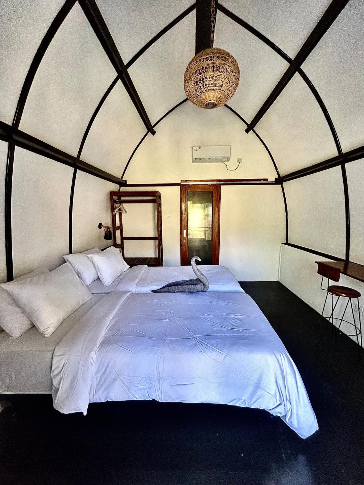 Damai Bungalows Maluk Luaran gambar