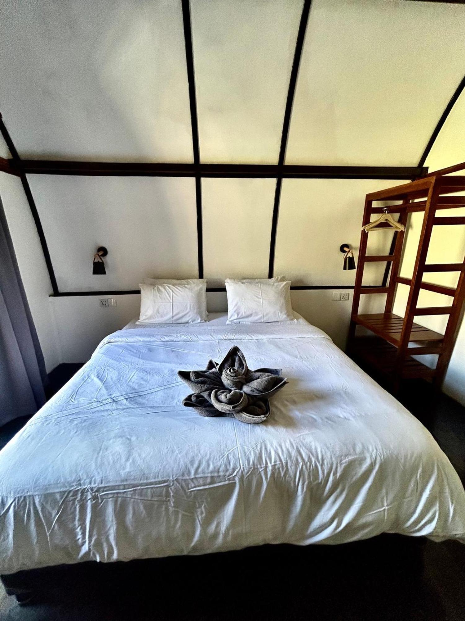 Damai Bungalows Maluk Luaran gambar